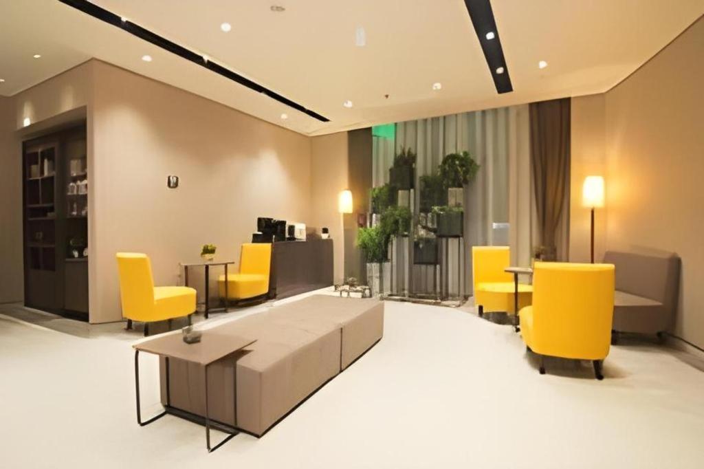 Home Inn Plus Shanghai New International Expo Center Yushan Road Yuanshen Sports Exterior foto