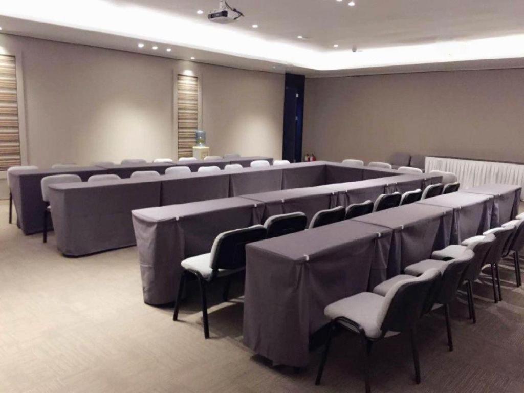 Home Inn Plus Shanghai New International Expo Center Yushan Road Yuanshen Sports Exterior foto