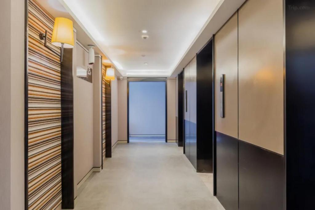 Home Inn Plus Shanghai New International Expo Center Yushan Road Yuanshen Sports Exterior foto