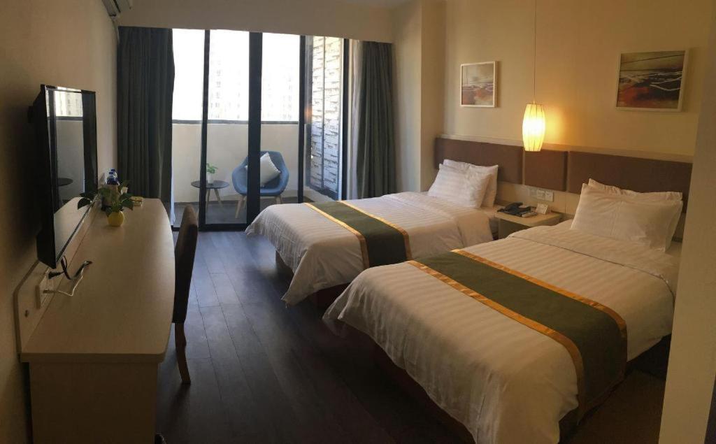 Home Inn Plus Shanghai New International Expo Center Yushan Road Yuanshen Sports Exterior foto